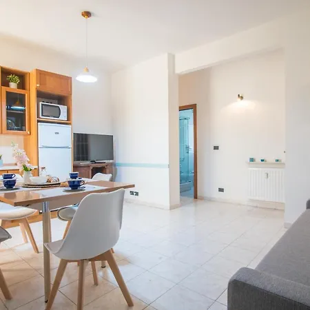 Apartamento 006 - Casa Mare Blu In Centro 300m Dalla